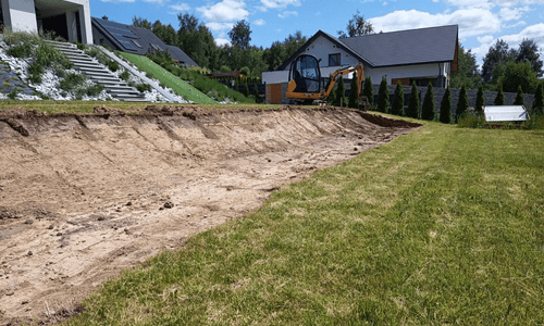 Wywóz gruzu z podjazdu oraz przygotowanie terenu pod trawnik