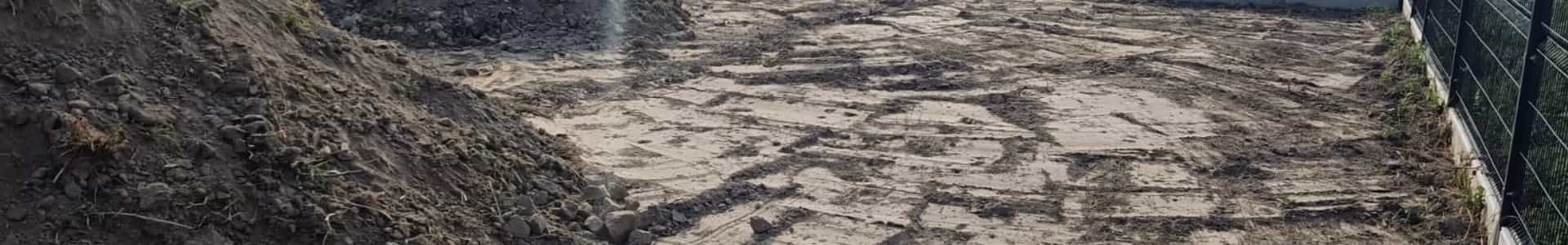 Jak przygotować teren pod fundamenty przy użyciu minikoparki?