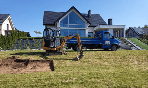 Wywóz gruzu z podjazdu oraz przygotowanie terenu pod trawnik