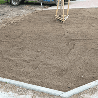 Wywóz gruzu z podjazdu oraz przygotowanie terenu pod trawnik